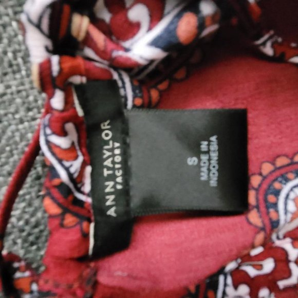 Ann Taylor Factory Burgundy Sleeveless Top - Picture 7 of 7